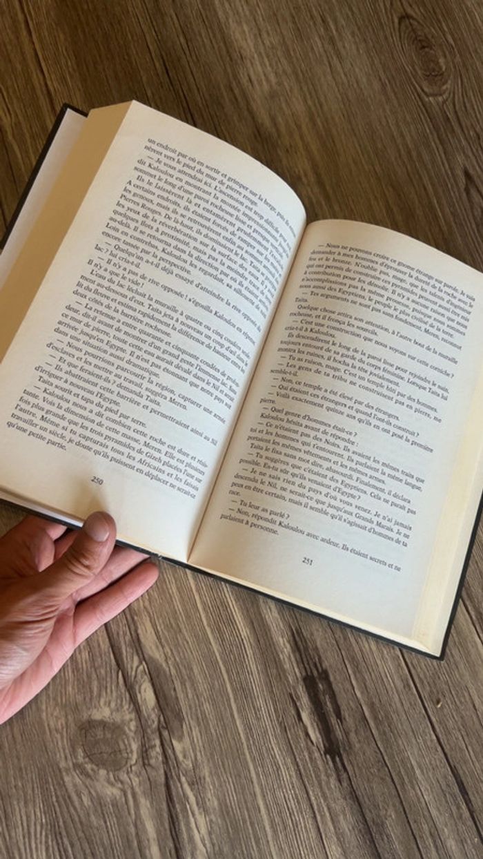 Roman livre « la vengeance du Nil » - photo numéro 2