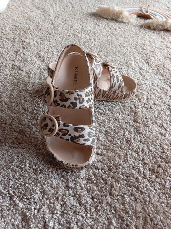 Sandale leopard taille 26