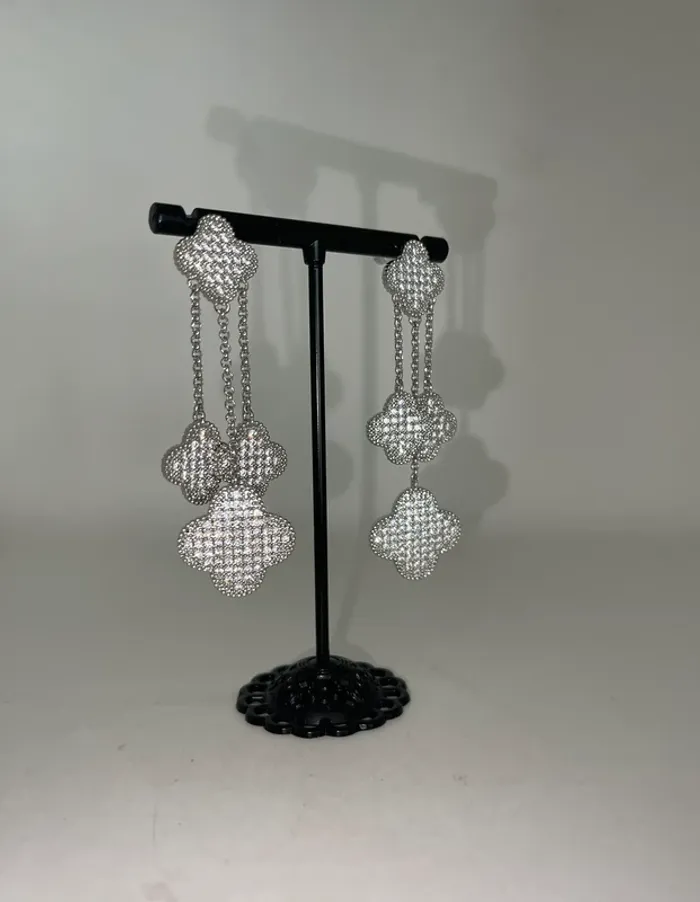 Boucles d’oreilles pendantes scintillantes trèfle à strass - photo numéro 9