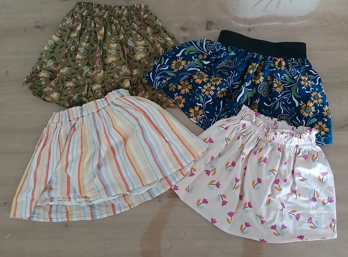 Lot jupe bébé fille 24 mois, 2 ans