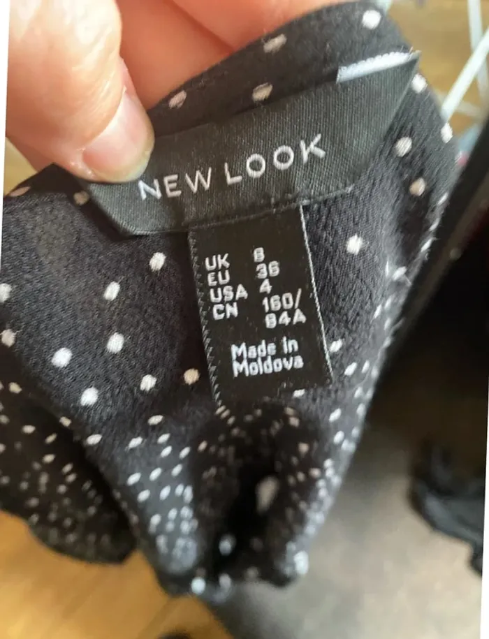 Blouse new look à pois blancs et volants - photo numéro 4