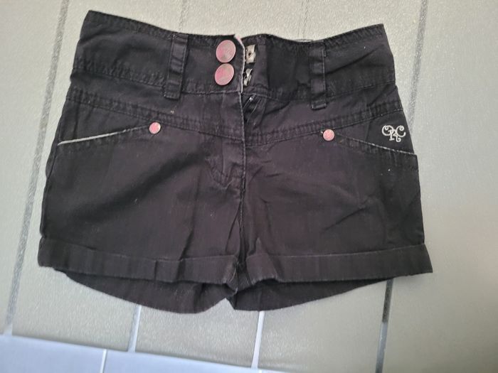 short noir orchestra. taille 4 ans