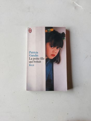 La petite fille qui boitait