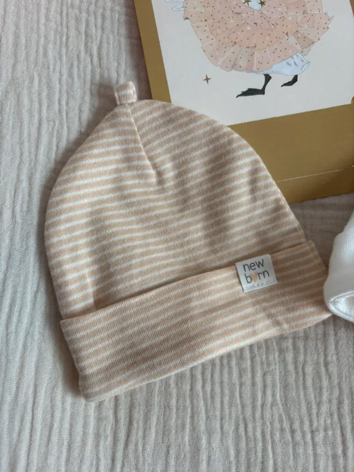 Lot deux bonnets nouveau né neufs - photo numéro 3