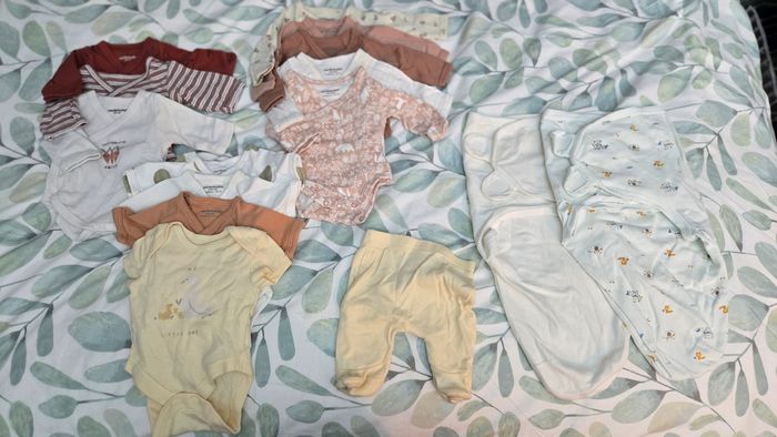 Lot bodies naissance fille Vertbaudet