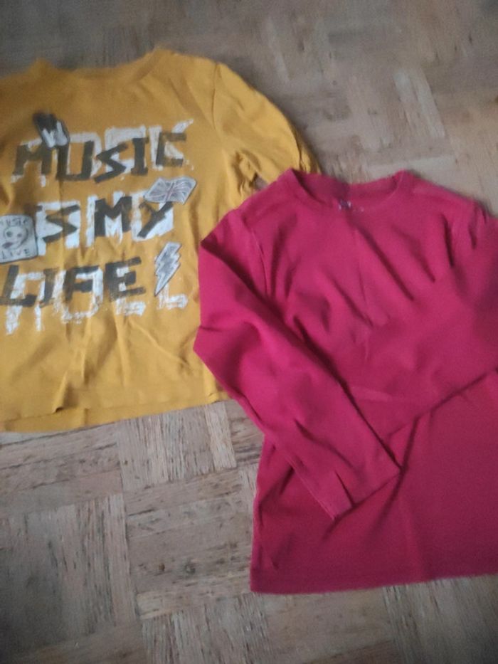 Lot 2 tee shirt ml 8 ans
