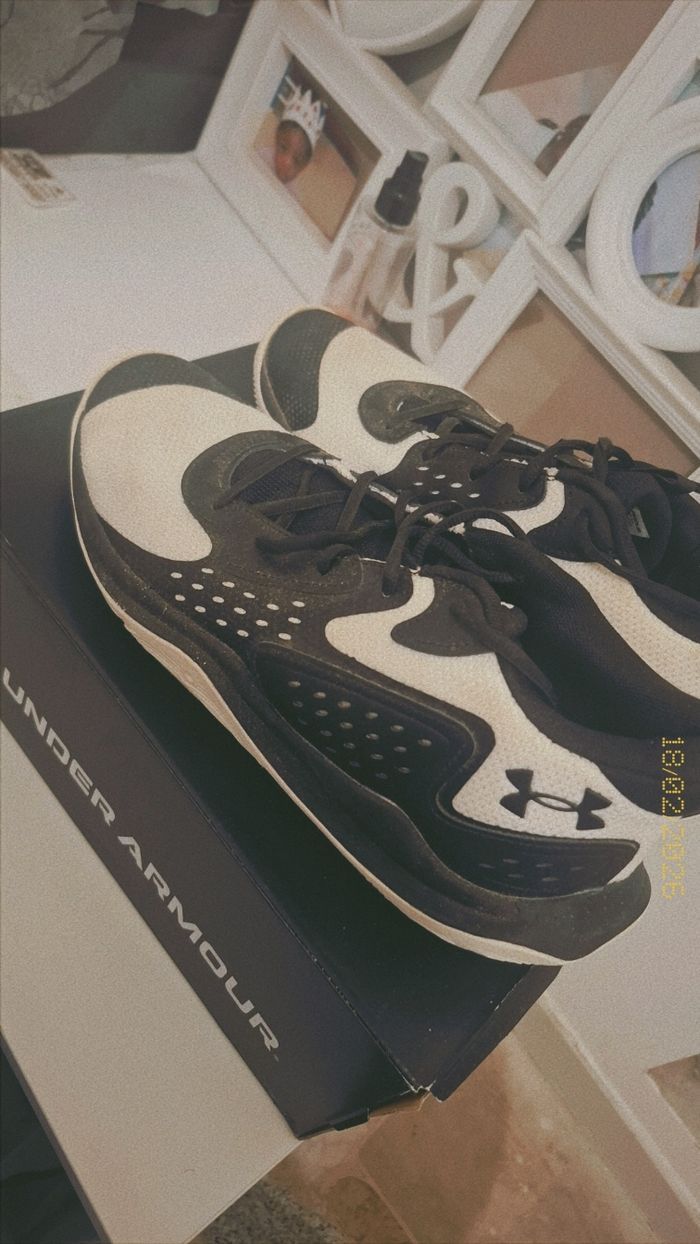 Under armour chaussure - photo numéro 3