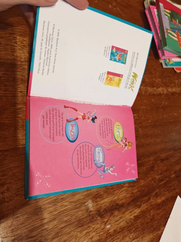 Livre Wink les pouvoirs de Bloom - photo numéro 2
