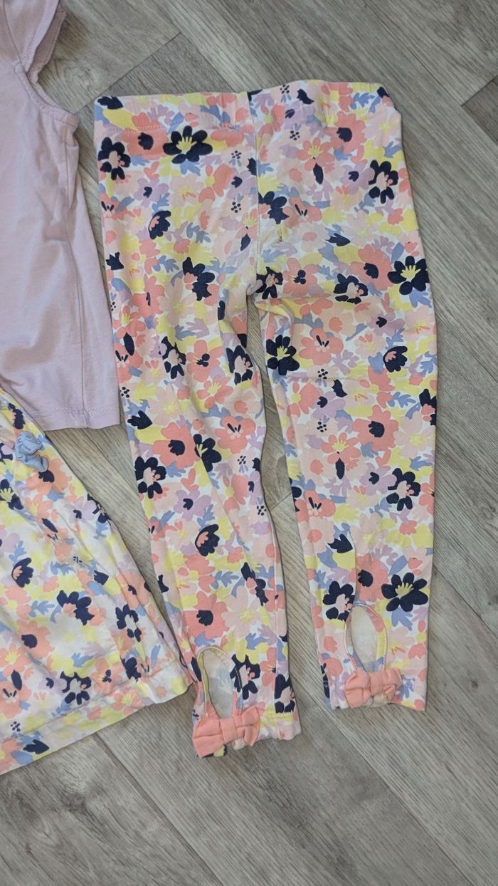 Lot tenue vêtements identiques similaire fille jumelles 4 ans - photo numéro 7