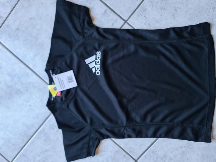 Tee shirts techniques noirs adidas taille 7/8 ans - photo numéro 2