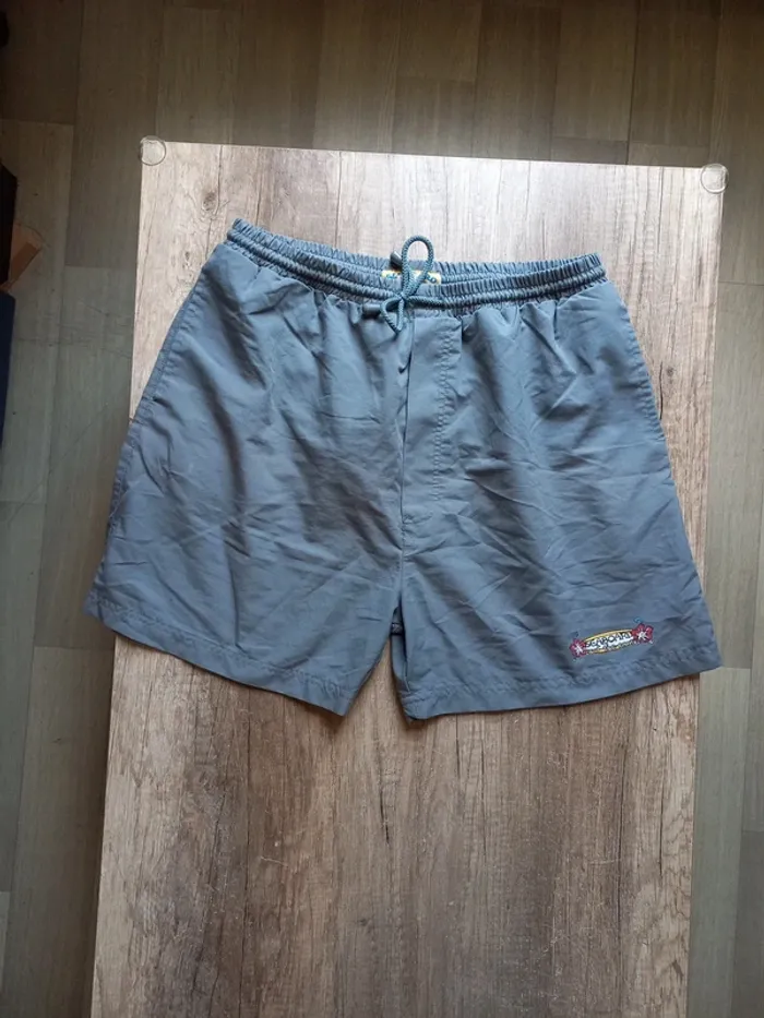 Short homme T. 42 - photo numéro 3