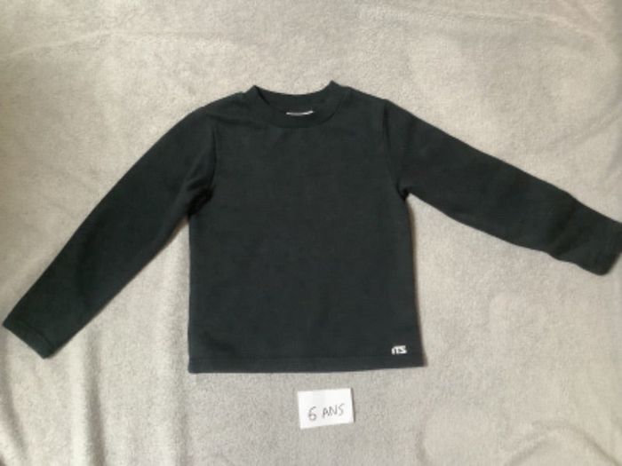Pull noir 6 ans