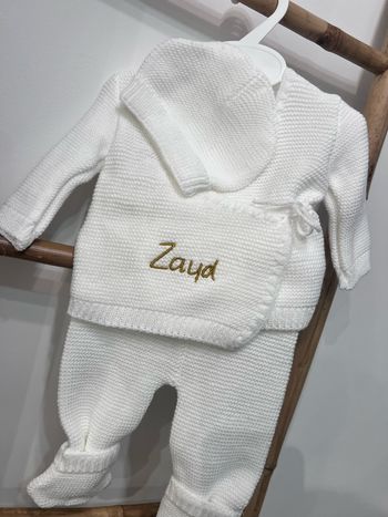 Ensemble de naissance en tricot personnalisé brodé 