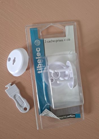 Cache-prises avec clé, lot de 3, neuf