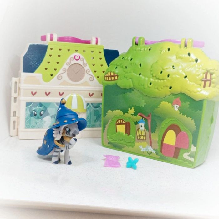 Little Pony petit poney wiki maisonnette petite maison house cottage boutique magic nightmare night