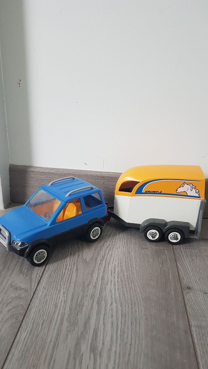 Playmobil voiture bleu avec remorque