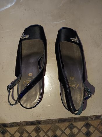 Chaussures à talon ouvertes