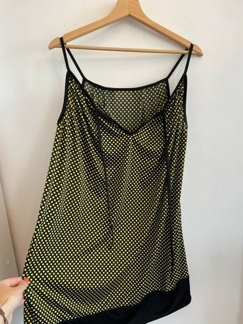 Robe large noire à pois jaune