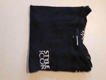Tee-shirt court