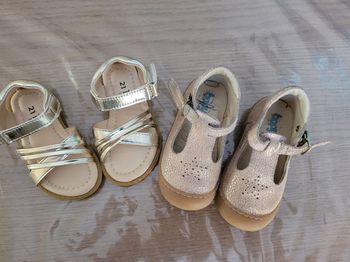 Lot de chaussures fille T21