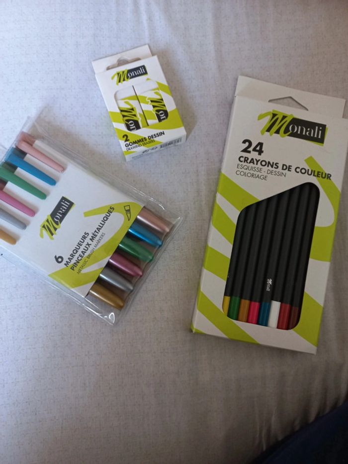 Lot de crayons, gommes , marqueurs - photo numéro 2