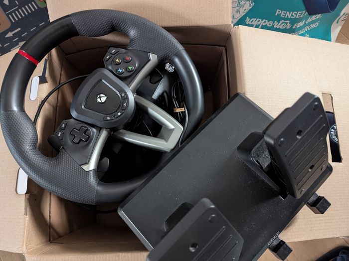 Volant hori overdrive Xbox et pc en carton - photo numéro 2