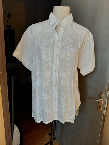 Très belle chemise manches courtes femme T 40