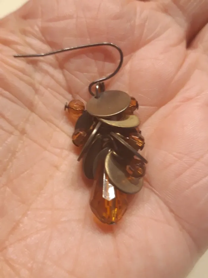 Boucles d'oreilles pendantes fantaisies - photo numéro 3