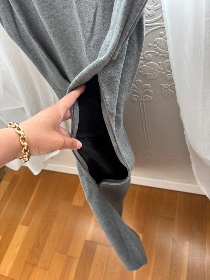 Robe grise IKKS - Taille 44. Avec sa ceinture - photo numéro 3