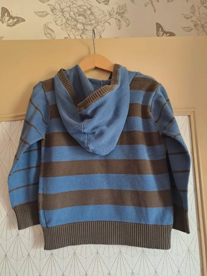 Pull à capuche garçon Hpw 5 ans comme neuf - photo numéro 4