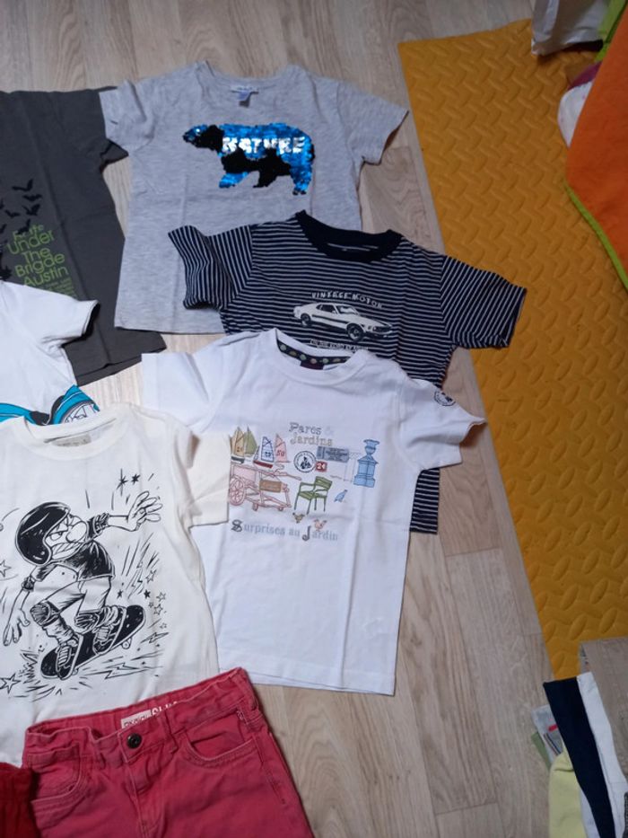 Lot de vêtements en 5 ans - photo numéro 3