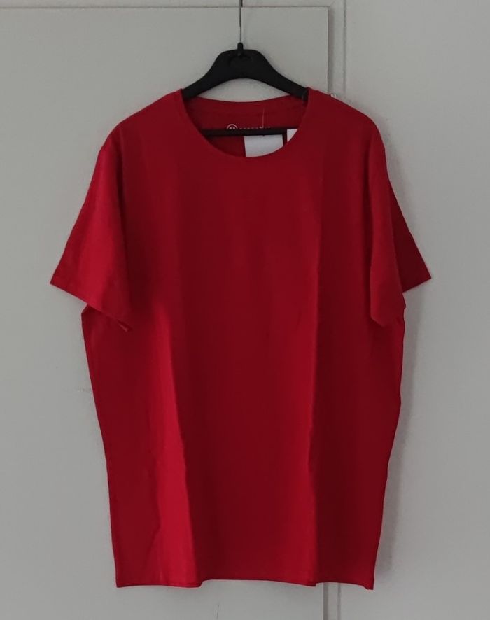 T-shirt manches courtes pour homme marque U Essentiel taille XXL|2XL couleur rouge