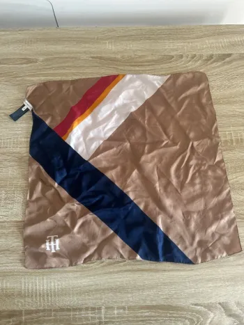 Carré de soi Tommy Hilfiger