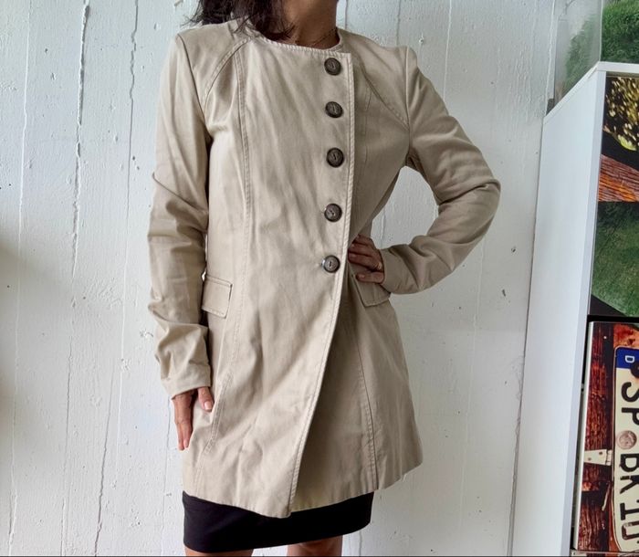 Veste Camaïeu Porté une fois comme neuf  Etiquette taille et composition coupée car trop longue  Tout doublé  Détails cf photos Prix d'achat 60€ - photo numéro 2