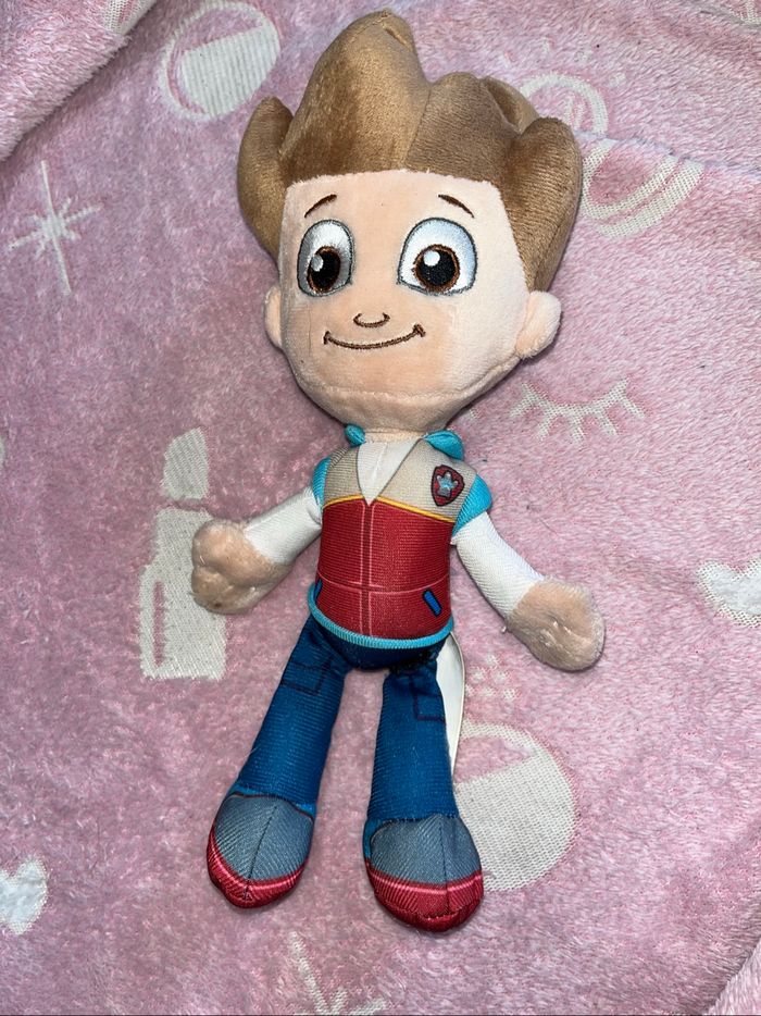Peluche Ryder et chien robot pat patrouille