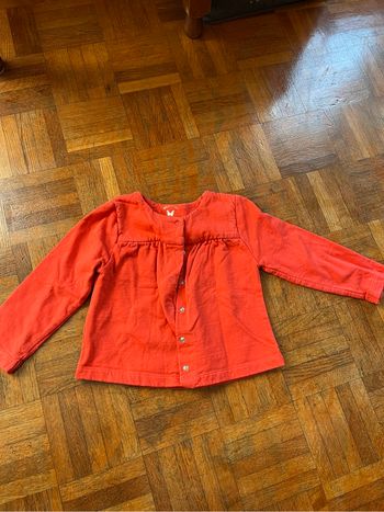 Gilet rouge taille 24 mois