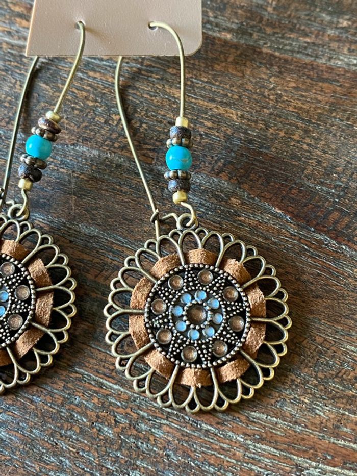 Magnifique paire de boucles d’oreilles colorées - photo numéro 2