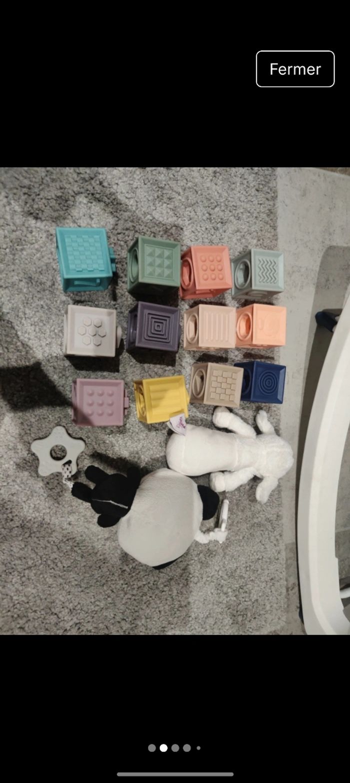 Lot cube à empiler + hochet et suspension panda - photo numéro 2