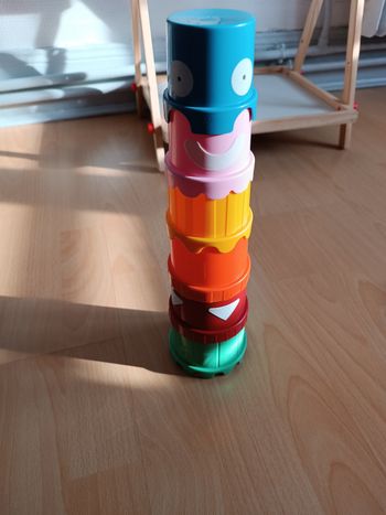 Jeu de gobelets multicolores