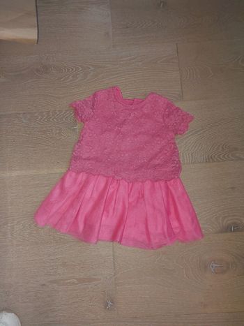 Robe rose à dentelle et tulle
