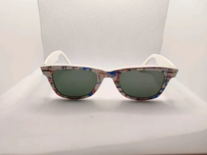 Lunettes de soleil Ray Ban Wayfarer édition limitée du métro de new york
