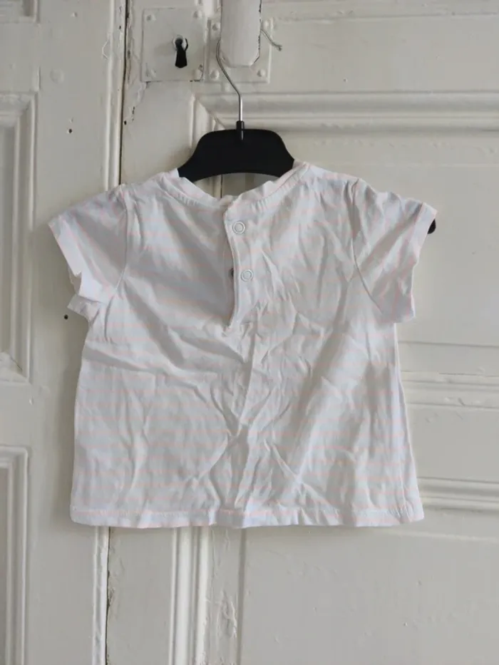 Top blanc avec rayure rose Tex 9 mois - photo numéro 3