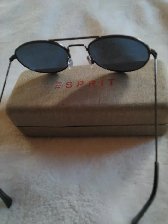 Lunette de soleil Esprit - photo numéro 4