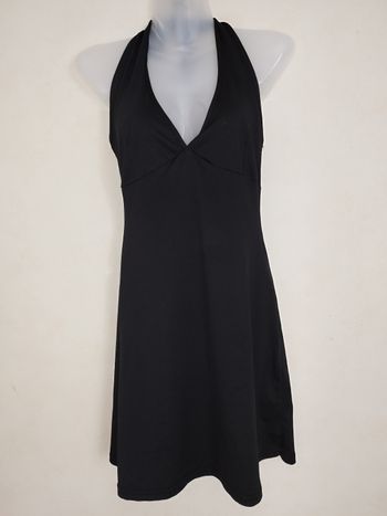 Robe noire dos nu