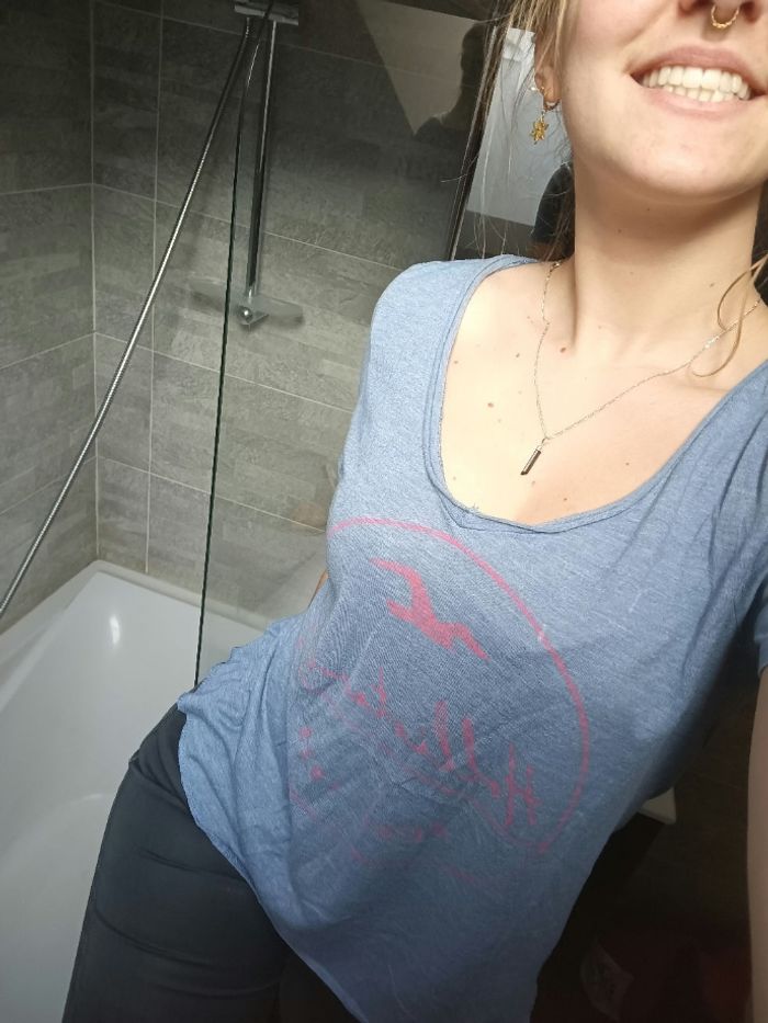 T-shirt Hollister 2010 - photo numéro 2