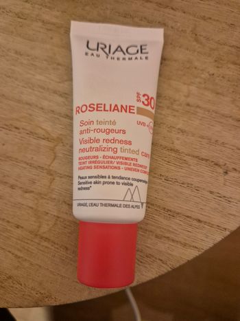 Soin cc crème uriage teinté