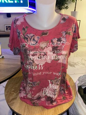 TEE shirt femme en excellent état taille XL