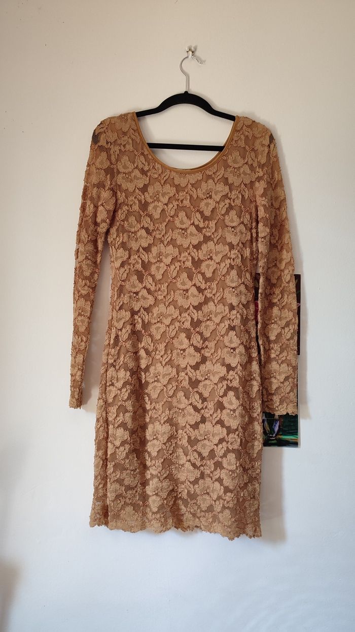 Robe dentelle camel  taille S - photo numéro 2