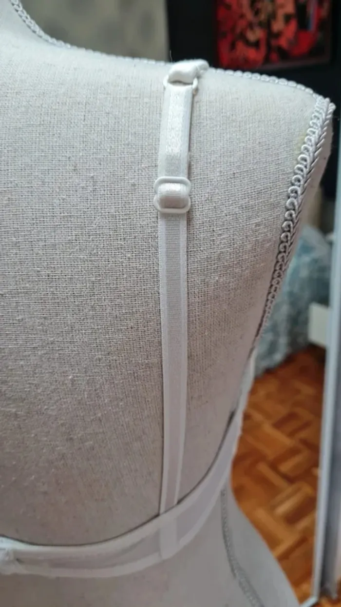 Soutien gorge 95B - photo numéro 5