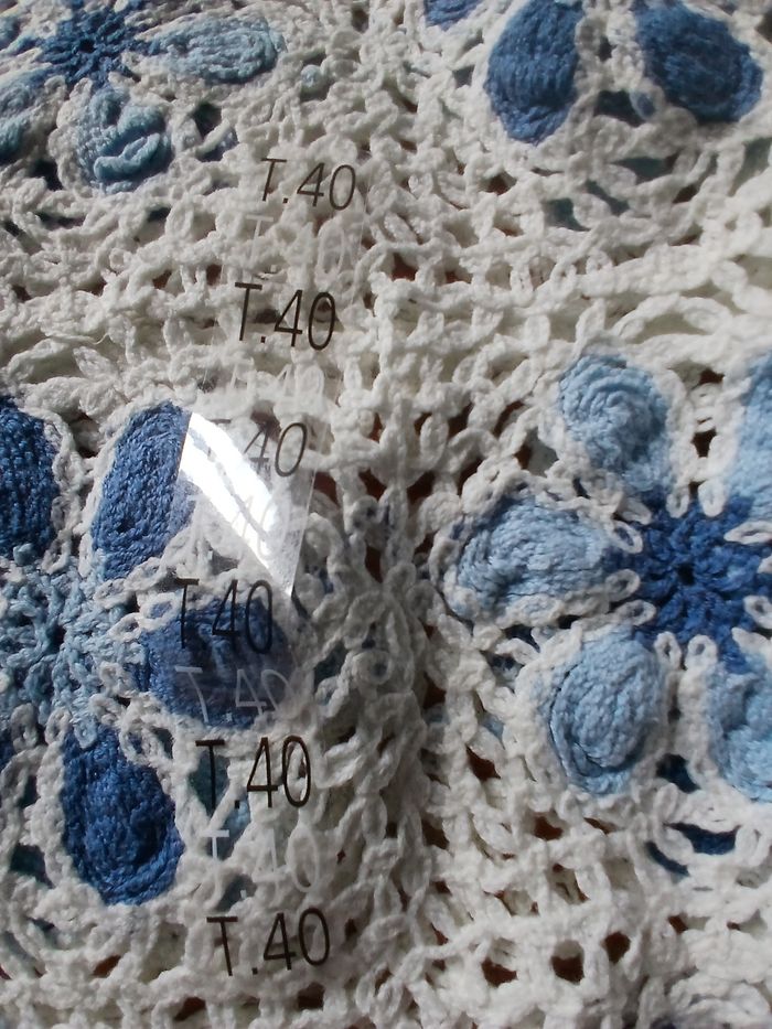 Pull en crochet cache cache - photo numéro 4